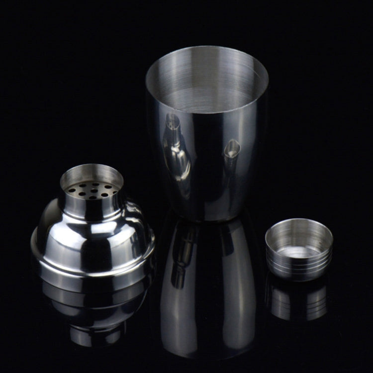 5 in 1 Classic Stainless Steel Shaker Set, Capacity: 550ml (Shaker + Jigger + Strainer + Ice Clip + Stirrer Pipe)