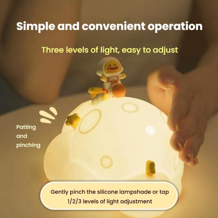 ICARER FAMILY IF-YD04 Cartoon Silicone Night Light Ornaments Astronaut Moon Lamp