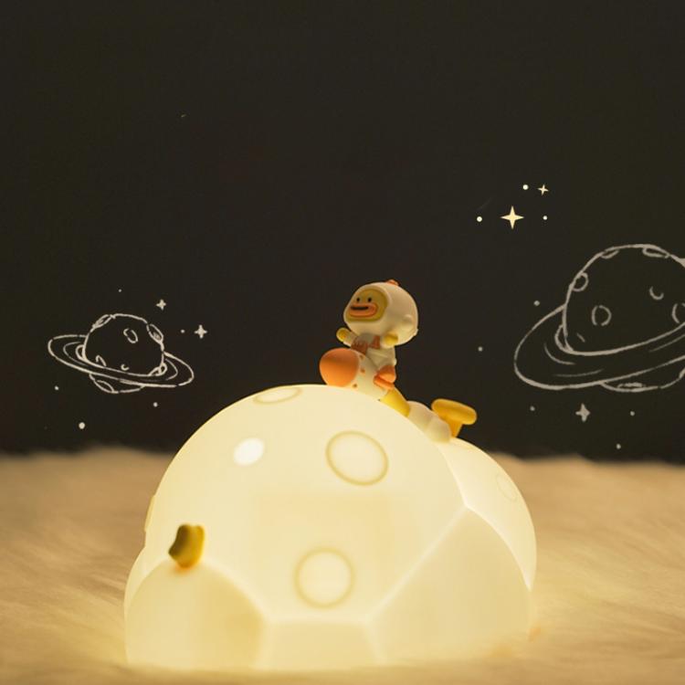 ICARER FAMILY IF-YD04 Cartoon Silicone Night Light Ornaments Astronaut Moon Lamp